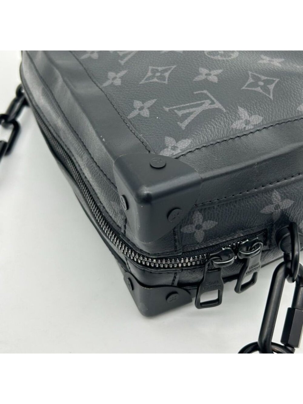 Louis Vuitton Soft Trunk Monogram Eclipse - Picture 13 of 16